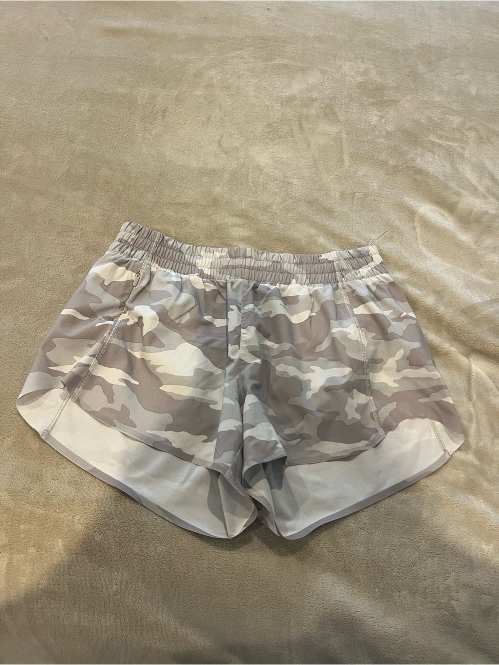 Athleta Women's Camo Athletic Hustle 3” Shorts - Neutral Beige and Light Gray